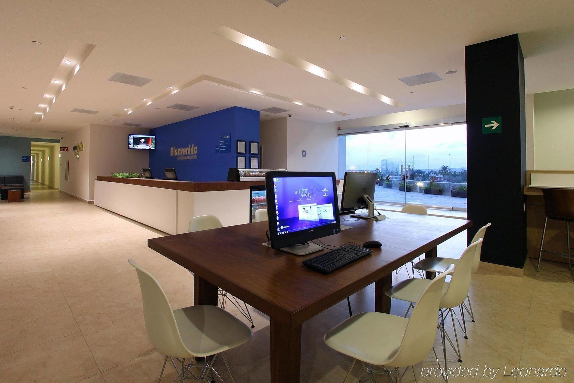 One Puerto Vallarta Aeropuerto Hotell Business bild